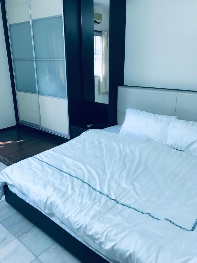 Cozy And Comfortable Homestay In Сунгай Сипут Екстериор снимка